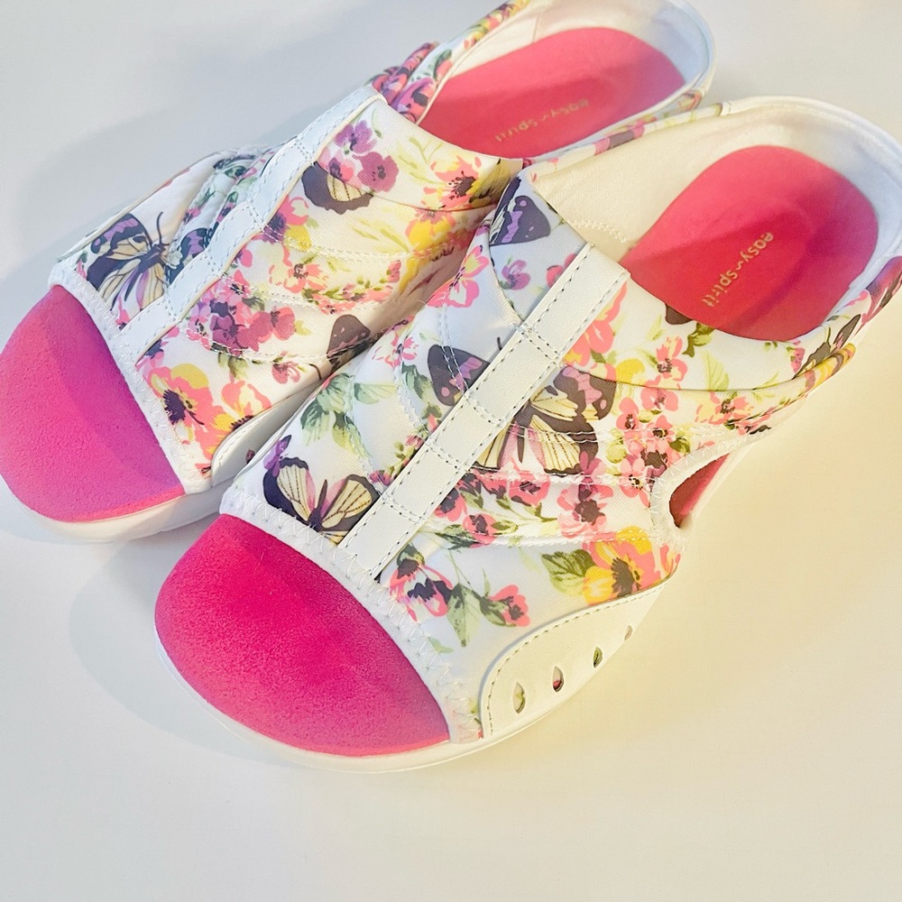 Easy Spirit Pink and White Artistic Sandals